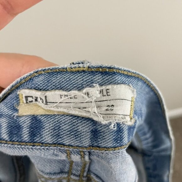 Free People Mid Rise Distressed Cut Off Jean Shorts Size 28 - Picture 3 of 4